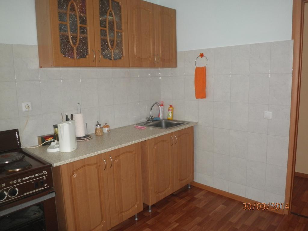 Apartment On Lenina 76 Togliatti Buitenkant foto